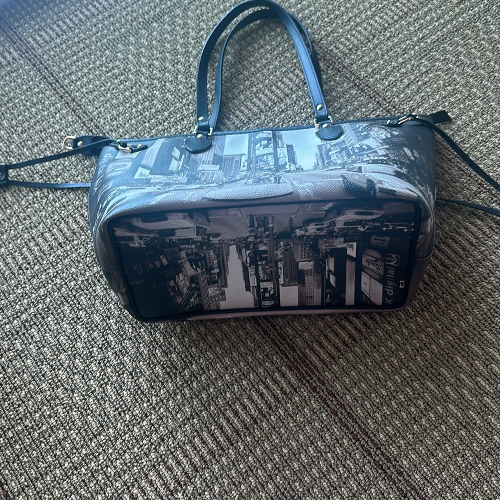 Baggly Handbag - Picture 2 of 3